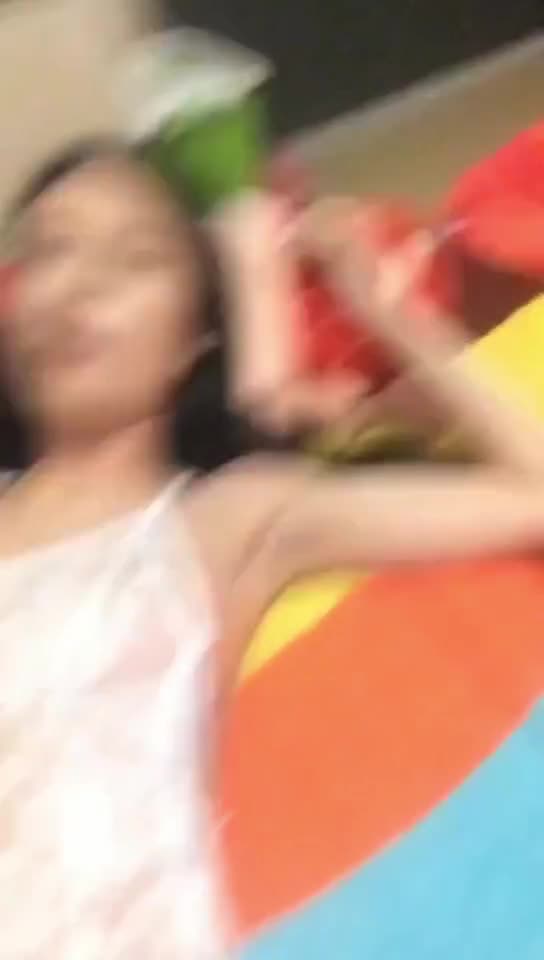 自拍人妻出轨说比我老公厉害