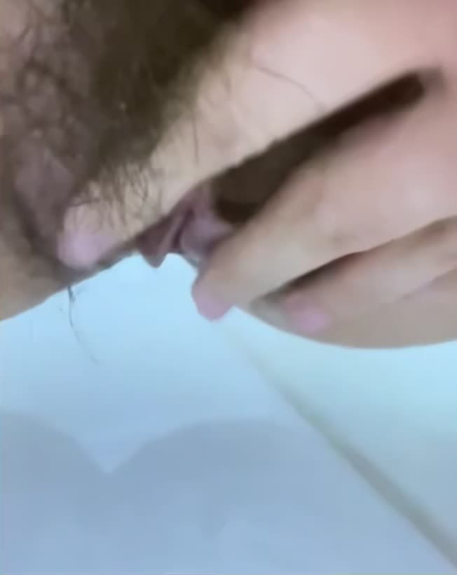 清远离异婊子冲凉摸閪自拍