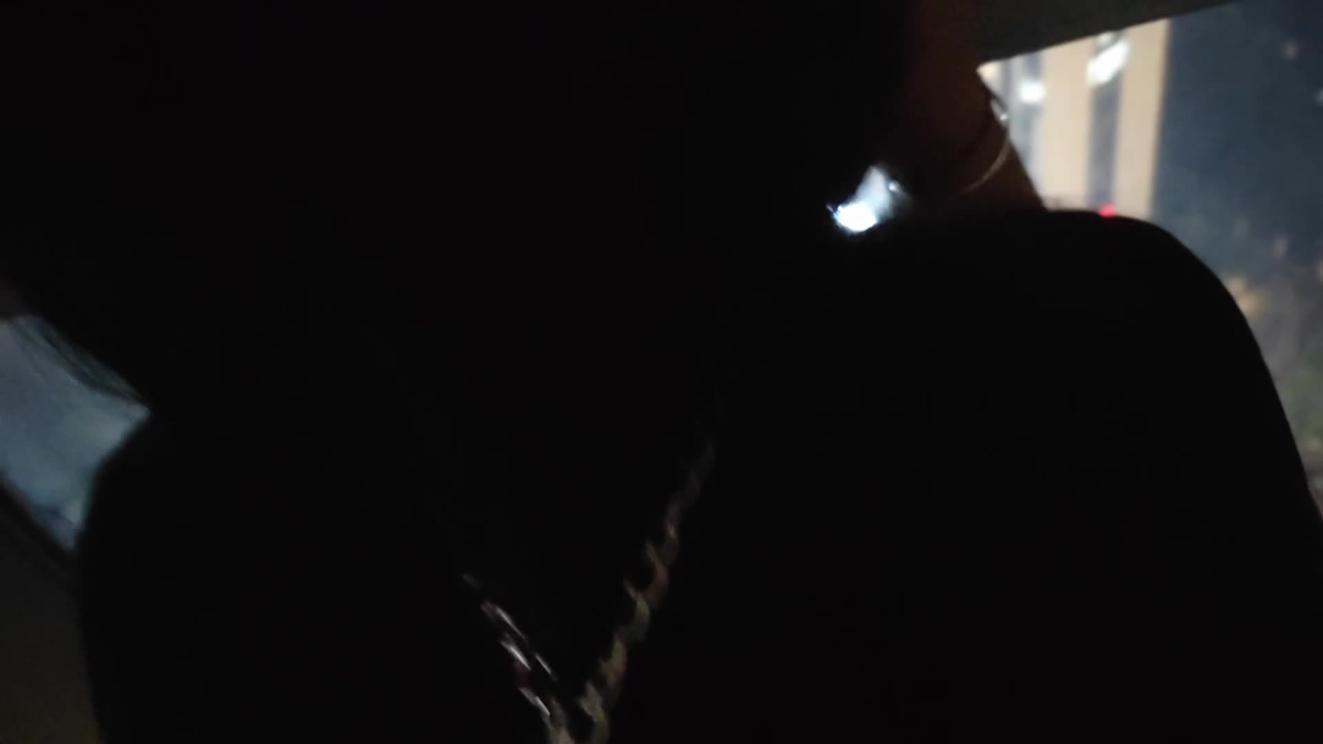 落地窗前调教19岁小母狗叫声很骚